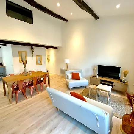 Apartment Tres Bel Refait A Neuf *
